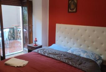 IL PORTICCIOLO Apartment - Via Umberto 25 has Balcony rooms