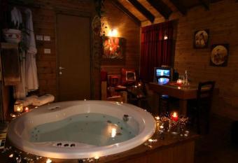 Ha Bait Ba Kfar Guesthouse allows 18 year olds to book a room