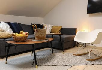 Gite Urbain - La bulle de champagne - Parking allows 18 year olds to book a room