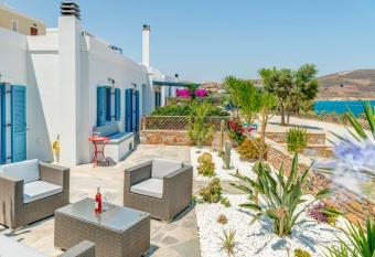 Villa Maria Fabrika Syros has Balcony rooms