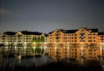 Orea Spiti - Modern Oasis Near Milan allows 18 year olds to book a room