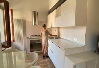 Savorgnan 1593 allows 18 year olds to book a room