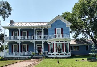 House Of Atreus has Balcony rooms
