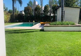 Rafaela Casa Quinta allows 18 year olds to book a room