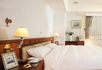 Kingdom Hotel has Balcony rooms