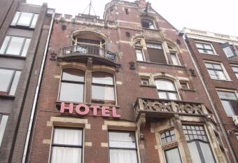 Hotel Manofa allows 18 year olds to book a room