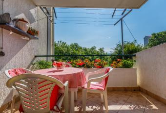 Apartment Dragica has Balcony rooms