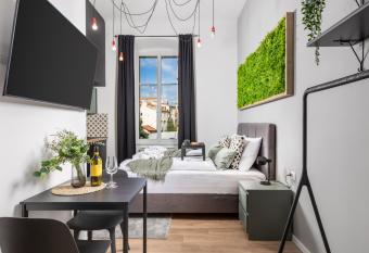 Apartments & rooms ONE WORLD has Balcony rooms