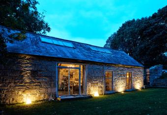 Crab Lane Studios allows 18 year olds to book a room