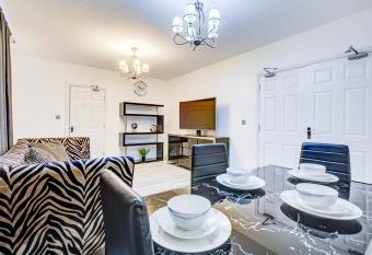 CrossVille Homes - Double rooms allows 18 year olds to book a room