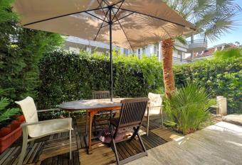 Seafront has Balcony rooms