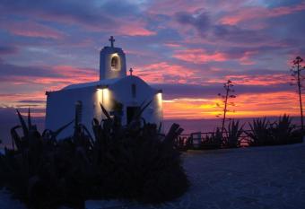 Sun-n-Waves Holidaymakers has Balcony rooms