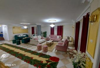 Deluxe Apartment Nasr city has rooms with a private hot tub