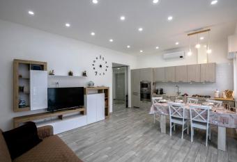 RESIDENZA IL ROCCOLO has Balcony rooms