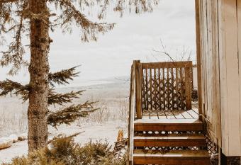 Irish Mountain Suites has Balcony rooms