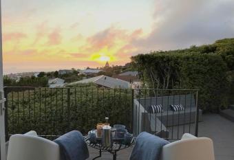 Mount Pleasant Views has Balcony rooms