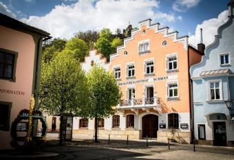 Gasthaus Schwan has Balcony rooms