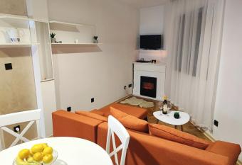 Apartman Savi   Zlatibor has rooms with a private hot tub