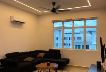 PROMO Luxury Condo 3 Bedrooms Near KLIA, Sepang, Nilai allows 18 year olds to book a room