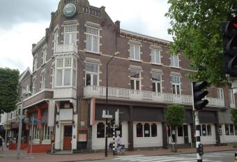 CoronaZeist-Utrecht NL has Balcony rooms