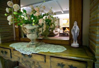 Hotel Villa Grace has Balcony rooms