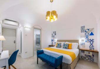 Monte Brusara Relais has Balcony rooms