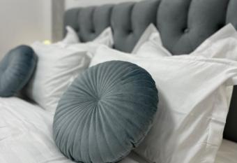 Luxury Studio 7 allows 18 year olds to book a room