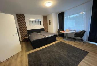 Gem  tliche und entspannte Stadtoase in Krefeld Zentrum, Deluxe Living, 50qm n  he D  sseldorf Messe, Netflix und IpTv has Balcony rooms
