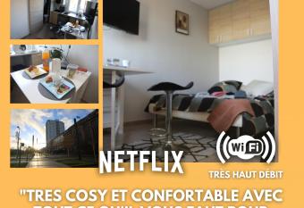 Charmant studio en centre-ville allows 18 year olds to book a room