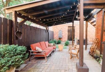 Outdoor Space - Parking - 1st Floor - Walkable allows 18 year olds to book a room