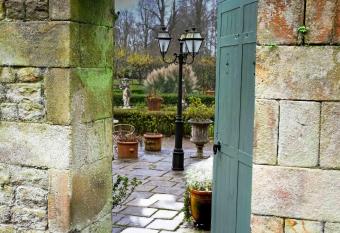 Gardener s Cottage allows 18 year olds to book a room