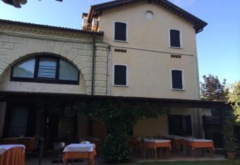 Il Podere Del Convento allows 18 year olds to book a room