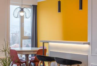 Platinum apartman has Balcony rooms