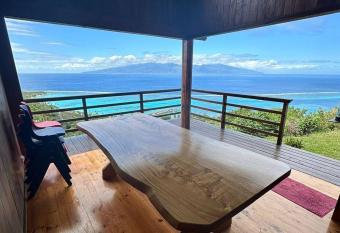 Chalet Fara Hinano, Vue Oc  an has Balcony rooms