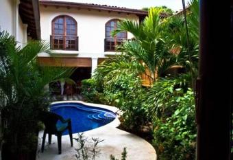 Hotel Casa Cubana Granada Nicaragua allows 18 year olds to book a room