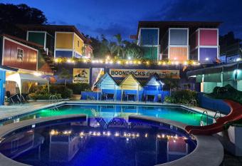 RedDoorz @ Boondocks Cabins Resort allows 18 year olds to book a room