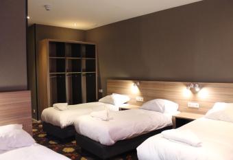 Aston City Hotel allows 18 year olds to book a room