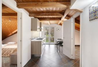 Parco San Lorenzo 4 has Balcony rooms