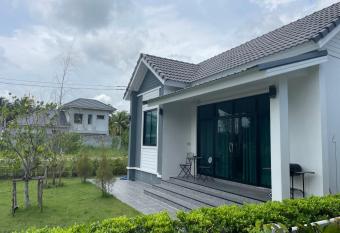 Baan pakiet&Khun jang has Balcony rooms