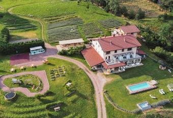 Cascina il Faggio has Balcony rooms