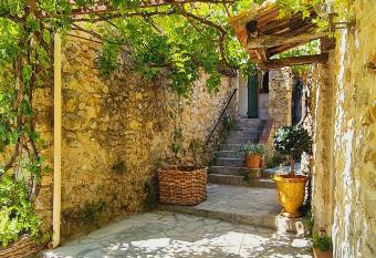 MARIUS has Balcony rooms