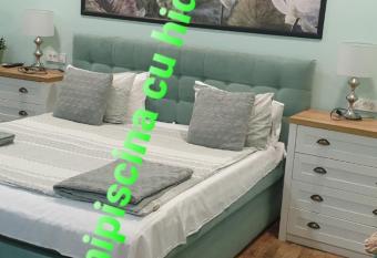 Imperial Room4 - ultracentral - minipiscina cu hidromasaj allows 18 year olds to book a room