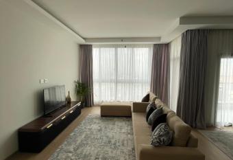 Premium hotel apartment Aeon towers Sheikh Zayed City has rooms with a private hot tub