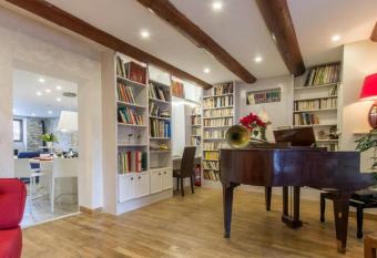 Le Clos Savoie Lorraine has Balcony rooms