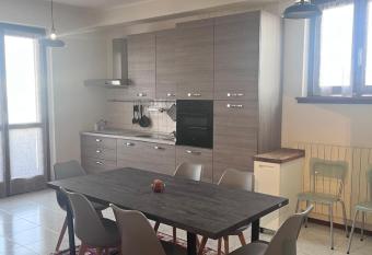 Al PIP Guest House has Balcony rooms