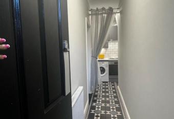 Matipa-Given Apartments Eastleigh Southampton allows 18 year olds to book a room