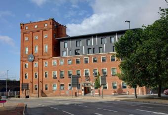 The Ainscow Hotel allows 18 year olds to book a room