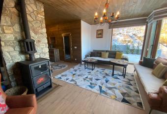 Villa Gjelb  r has Balcony rooms