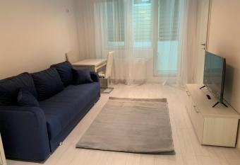 Regim Hotelier Heleni has Balcony rooms