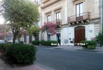 Etna has Balcony rooms